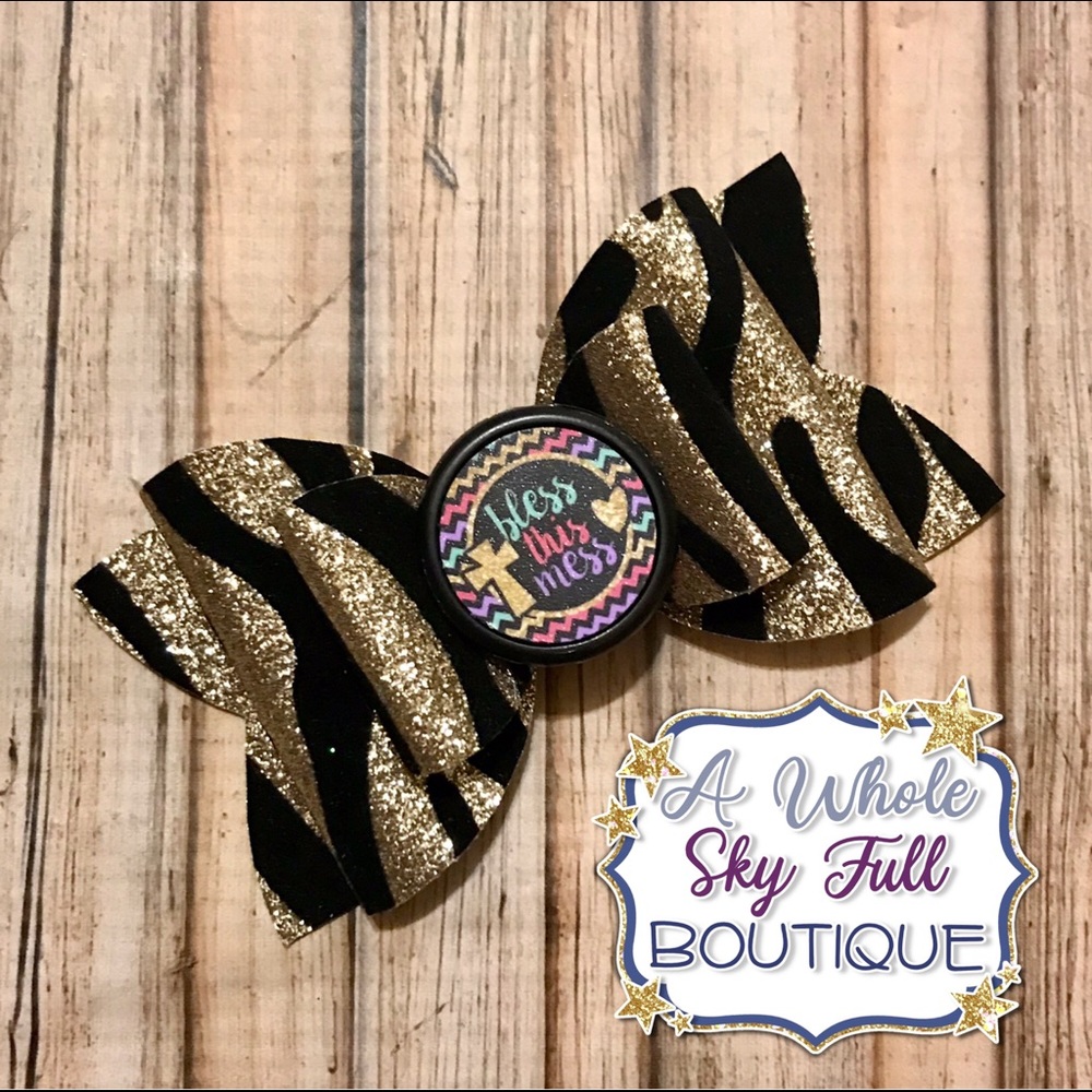 4” faux leather hair bow